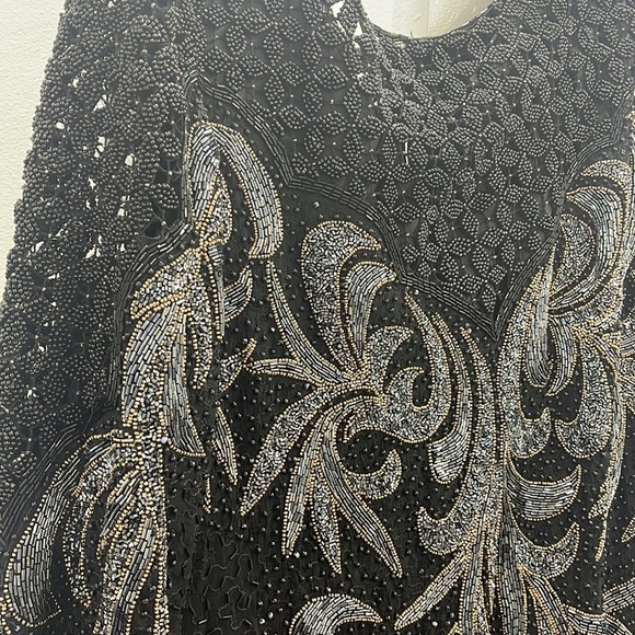 Too small and zipper broken - Picture 11 of 13